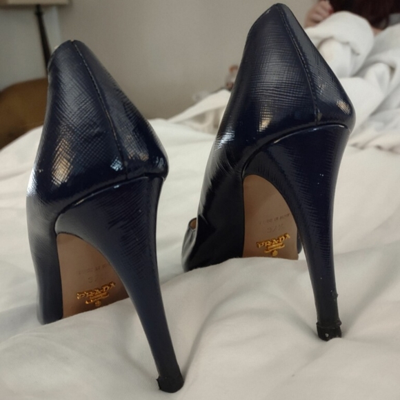 Prada 👠 - Picture 2 of 4